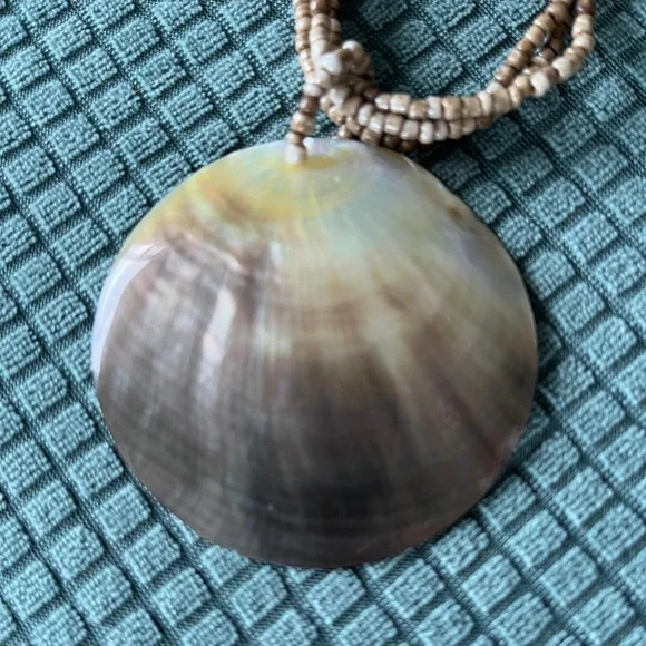 Boho shell necklace - Picture 5 of 5